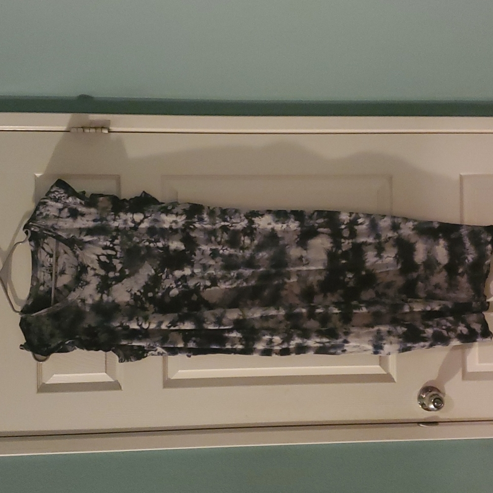 Tie dye black and gray long dress goes pass the knees with ruffle short sleeves